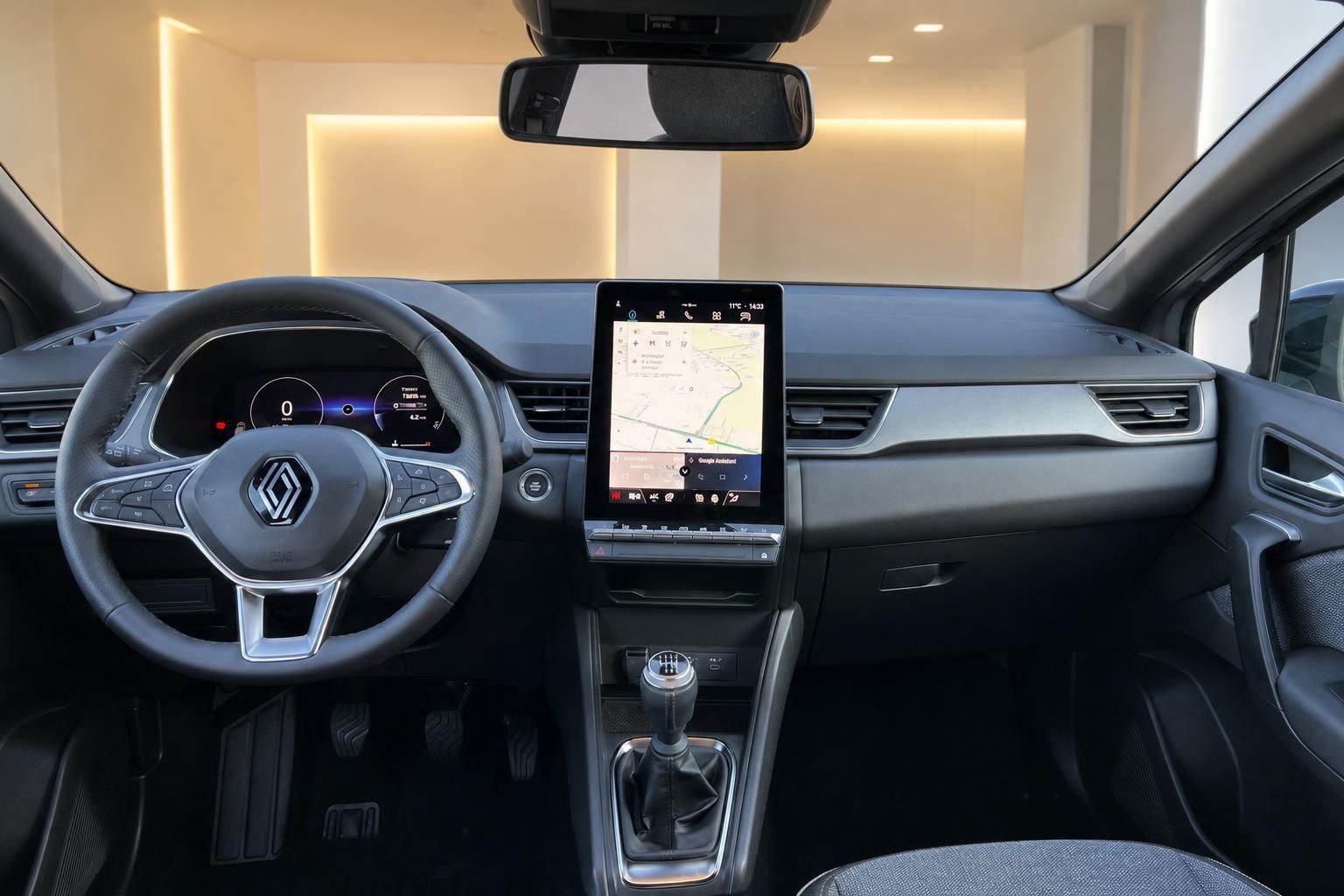 Renault Captur Cockpit Dashboard mit Touchscreen und digitalem Kombiinstrument
