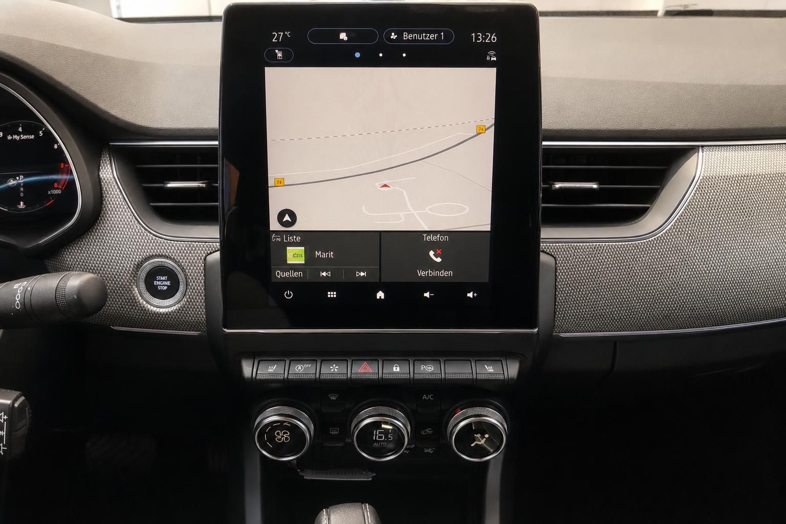 Renault Touchscreen Infotainment mit Navigation und Klimabedienung im Detail