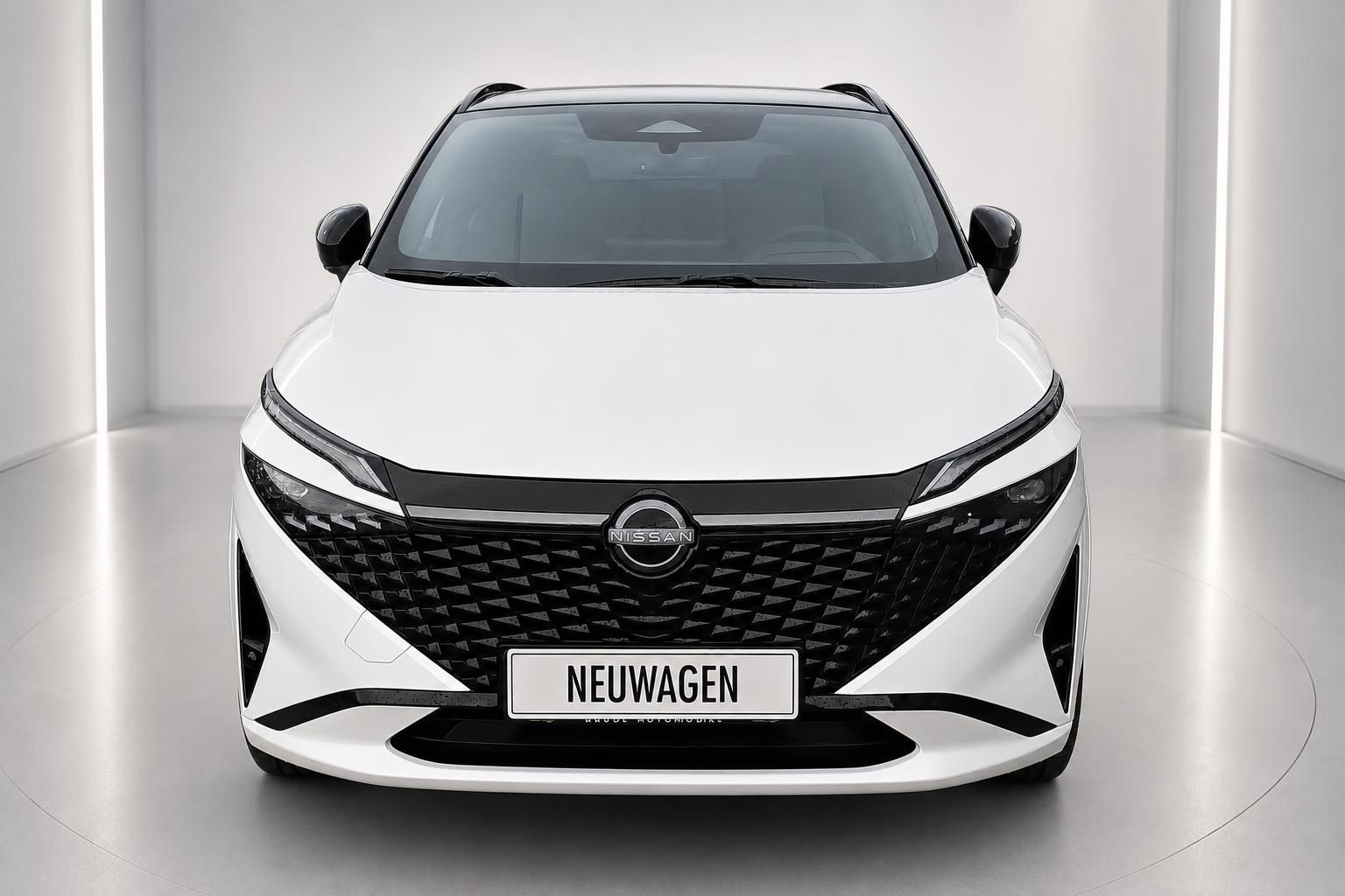 Nissan Qashqai weiß Frontansicht Neuwagen Studioaufnahme