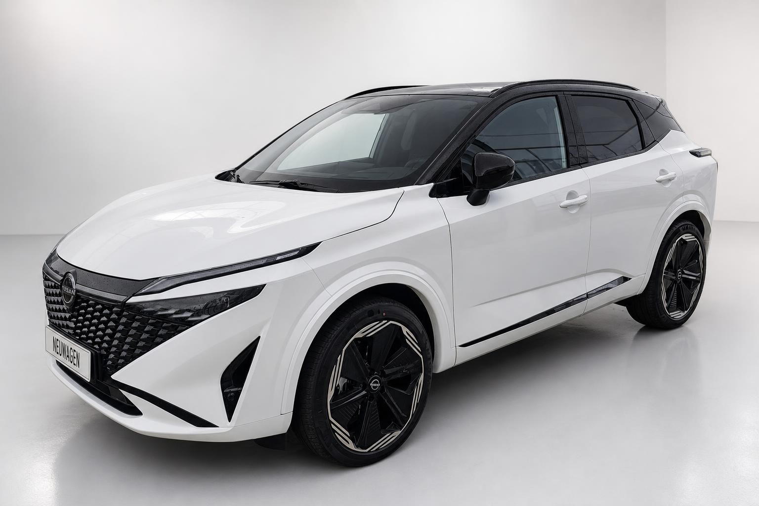 Nissan Qashqai weiß Neuwagen Seitenansicht schräg vorne