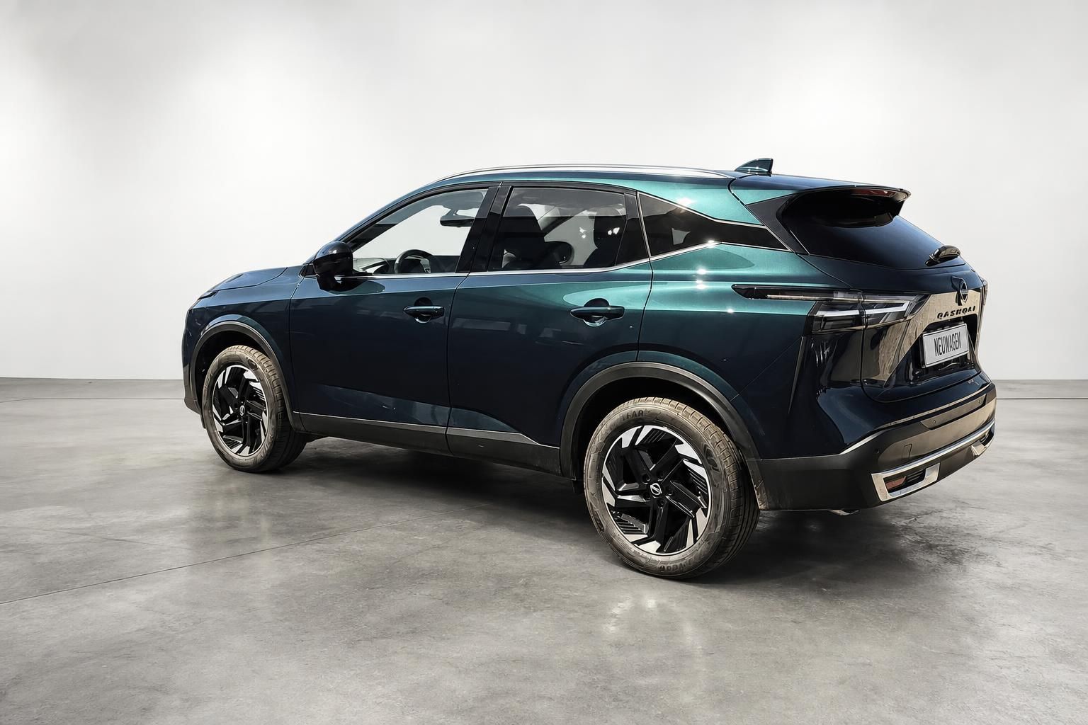 Nissan Qashqai Neuwagen, Heckansicht in Dunkelblau-Metallic