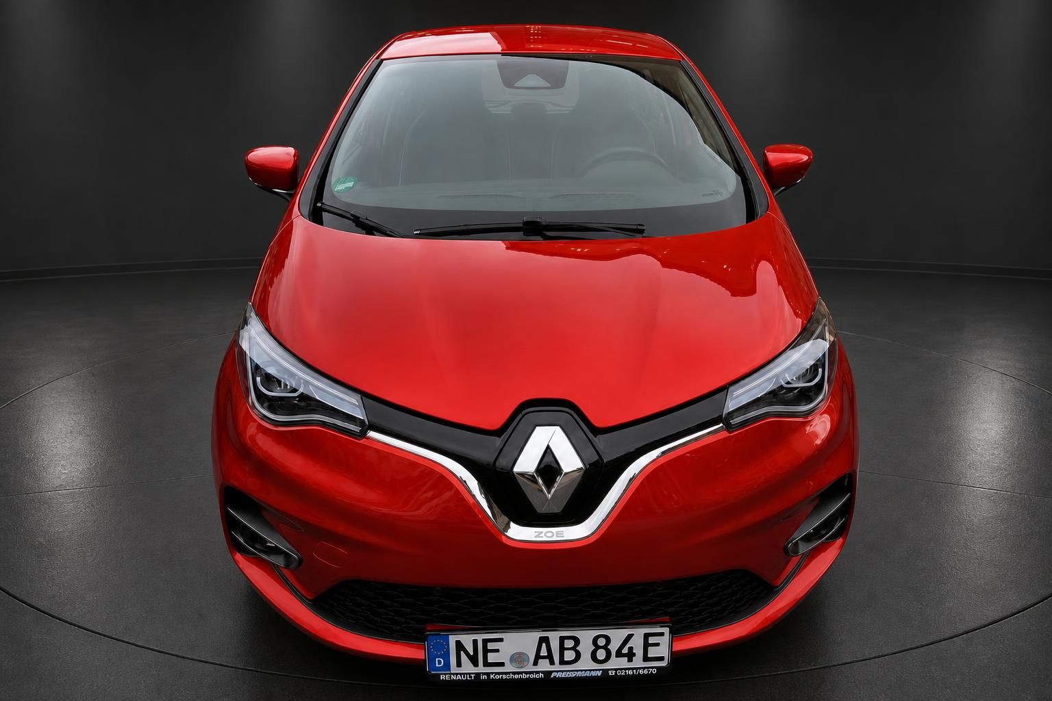 Renault Zoe rot Frontansicht mit Kennzeichen und Logo