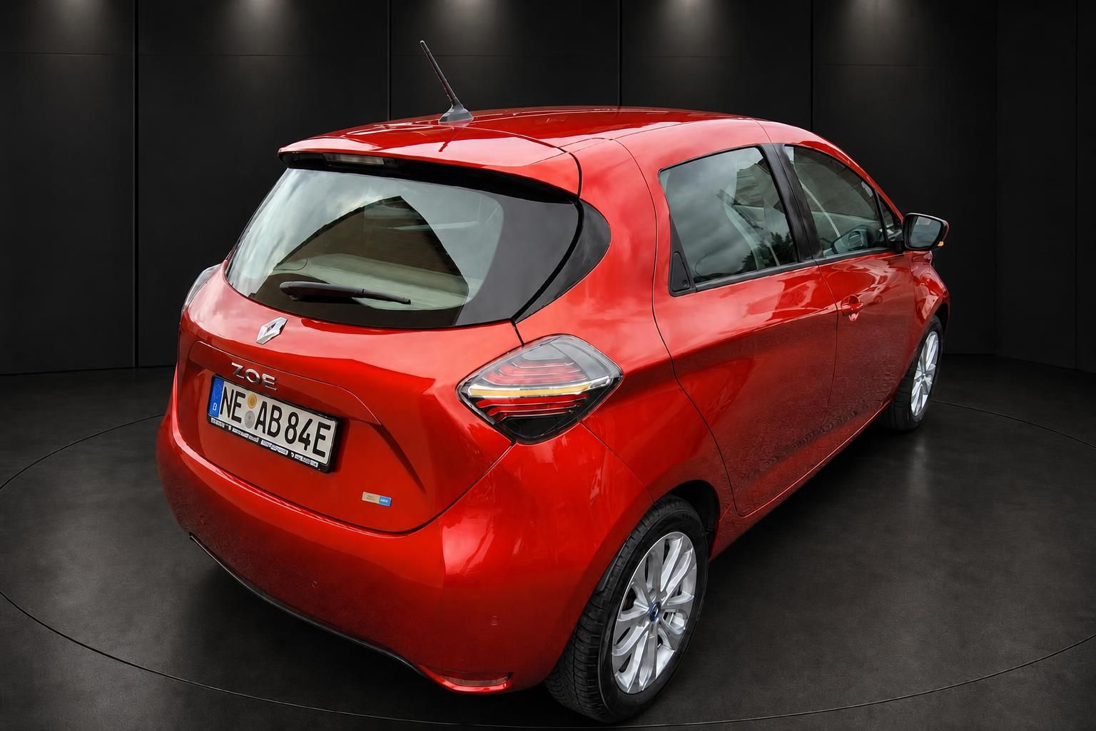 Renault Zoe rot: Heckansicht mit Rückleuchten und Kennzeichen