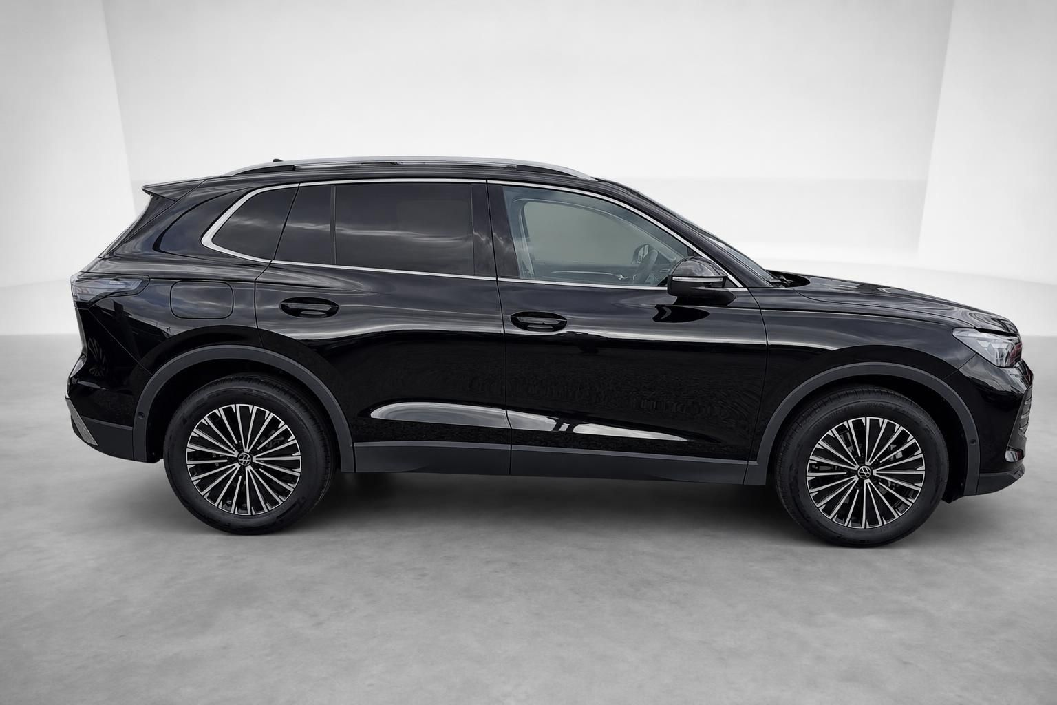 VW Tiguan schwarz Seitenansicht Profil Neuwagen