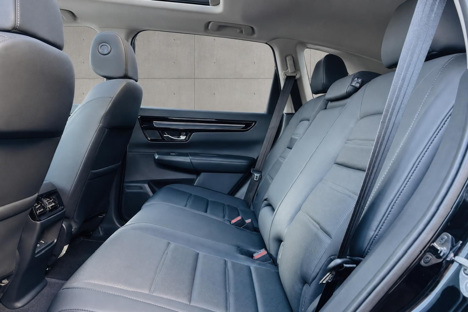 Honda CR-V Rücksitzbank mit Lederausstattung und viel Beinfreiheit