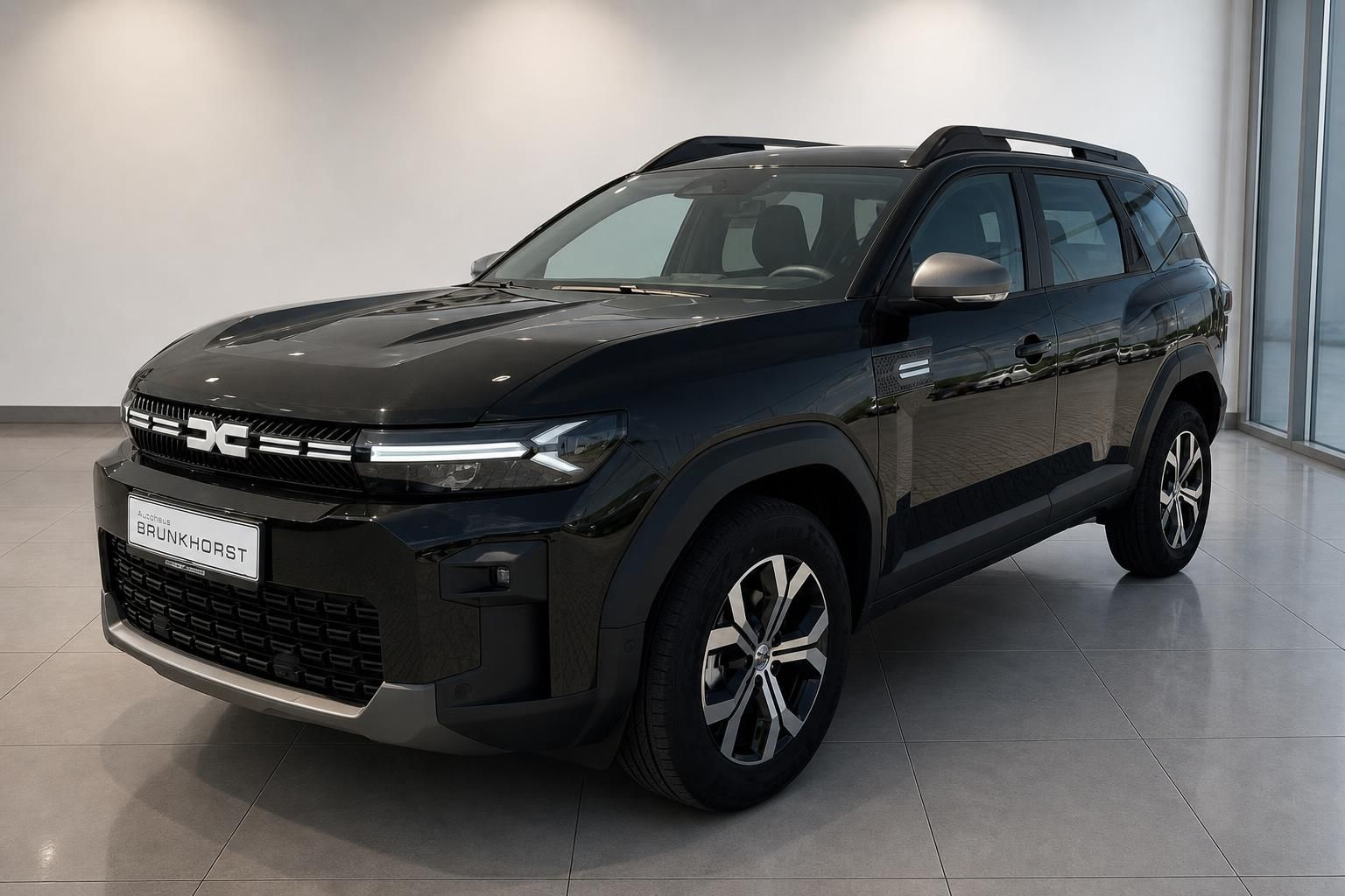 Dacia Bigster schwarz SUV Frontansicht seitlich im Autohaus Brunkhorst
