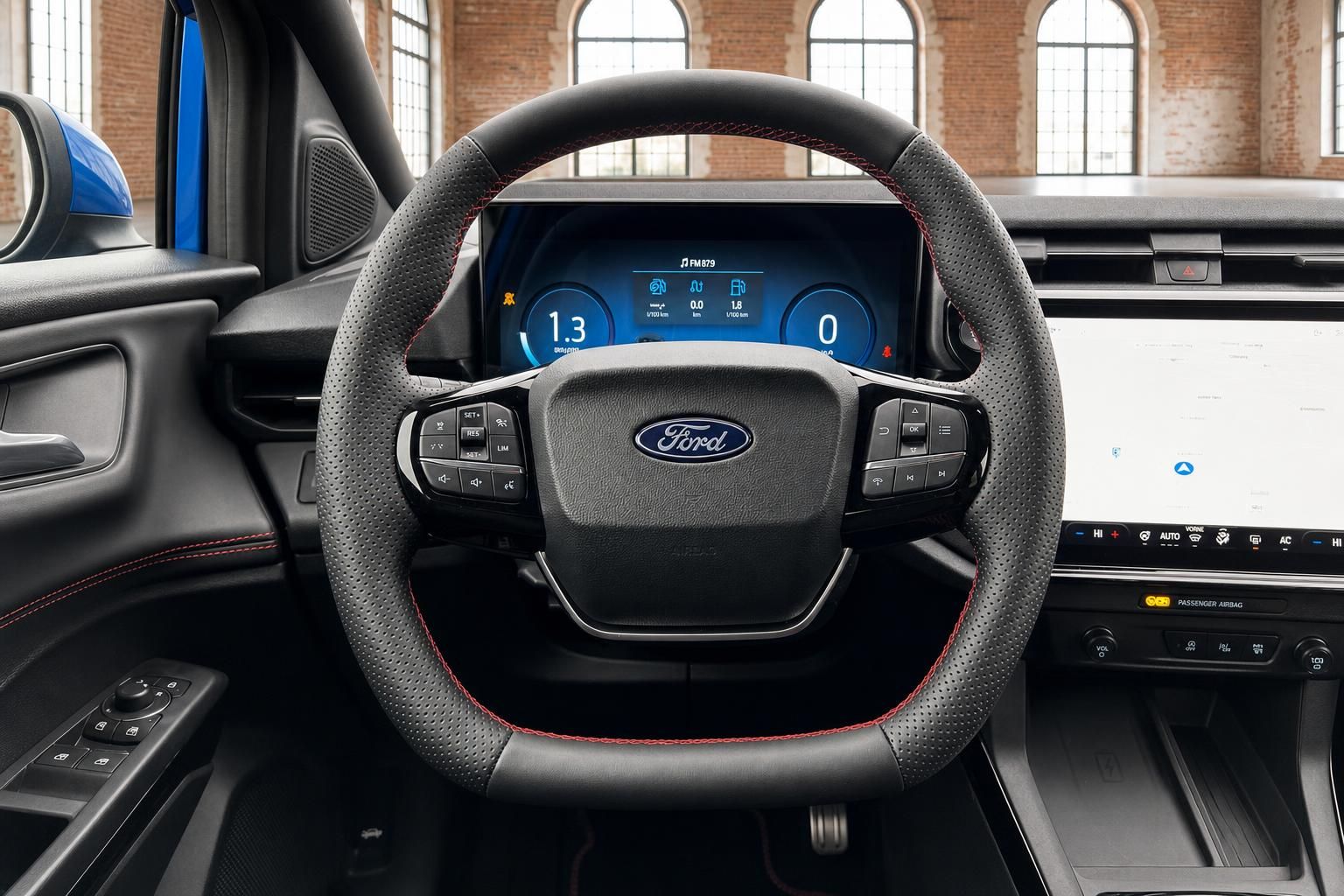 Ford Lenkrad Nahaufnahme mit Bedienelementen und Digitalanzeige