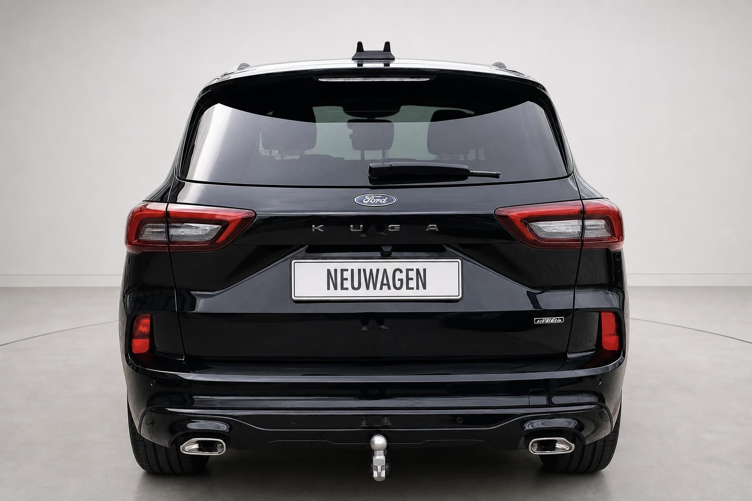 Ford Kuga schwarz Heckansicht Neuwagen Studioaufnahme