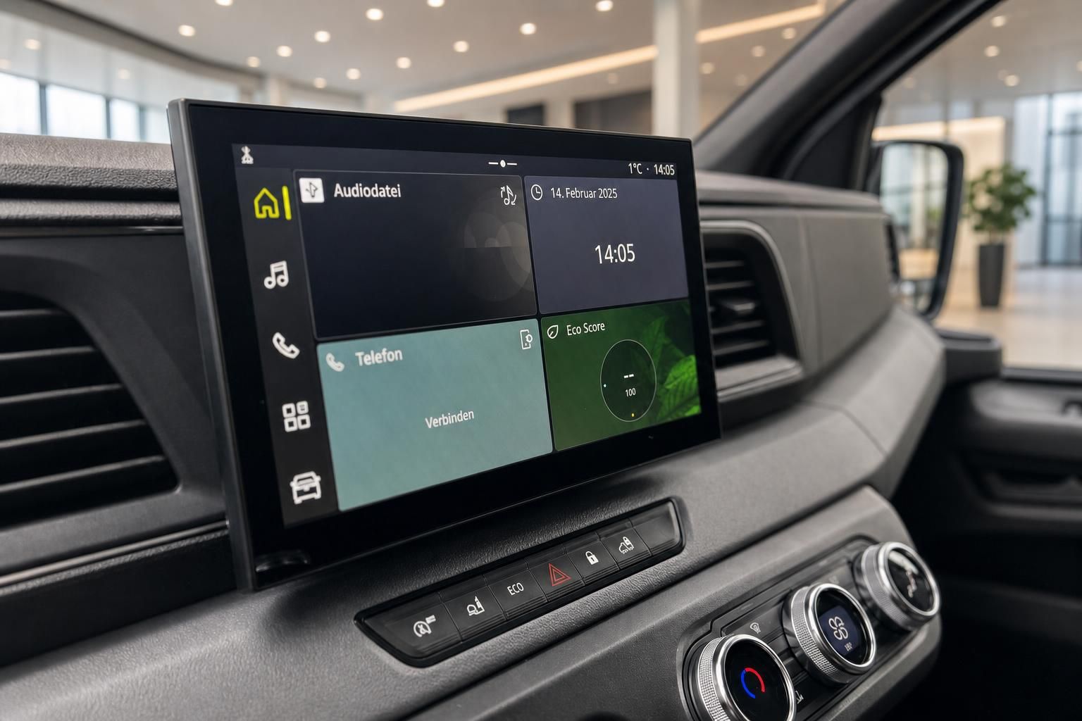 Fahrzeug Touchscreen-Display mit Infotainment-System und Klimabedienung im Armaturenbrett