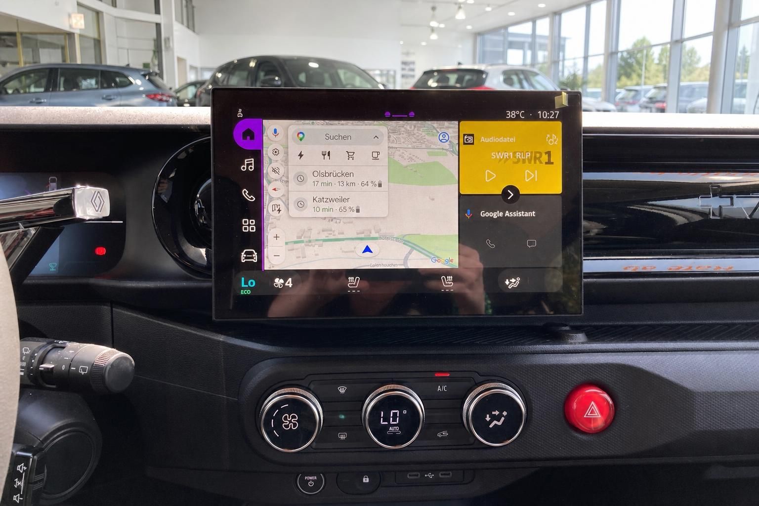Infotainment-Display mit Navigation im Renault Cockpit