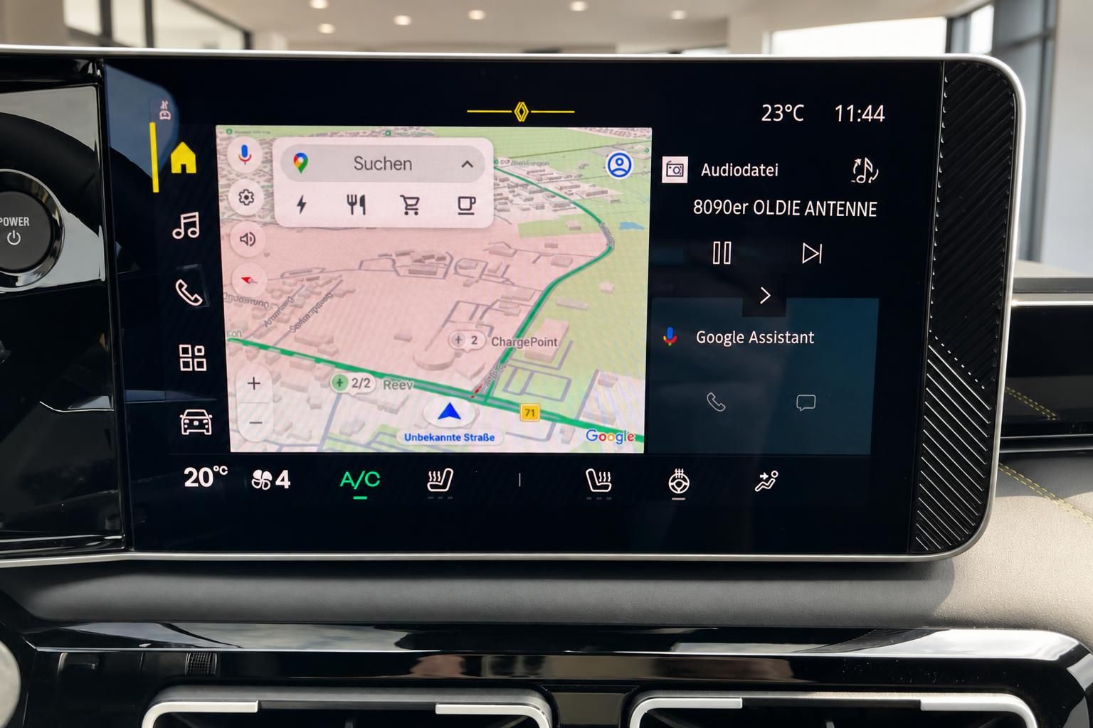 Renault Infotainment-Display mit Google Maps Navigation und Android Auto
