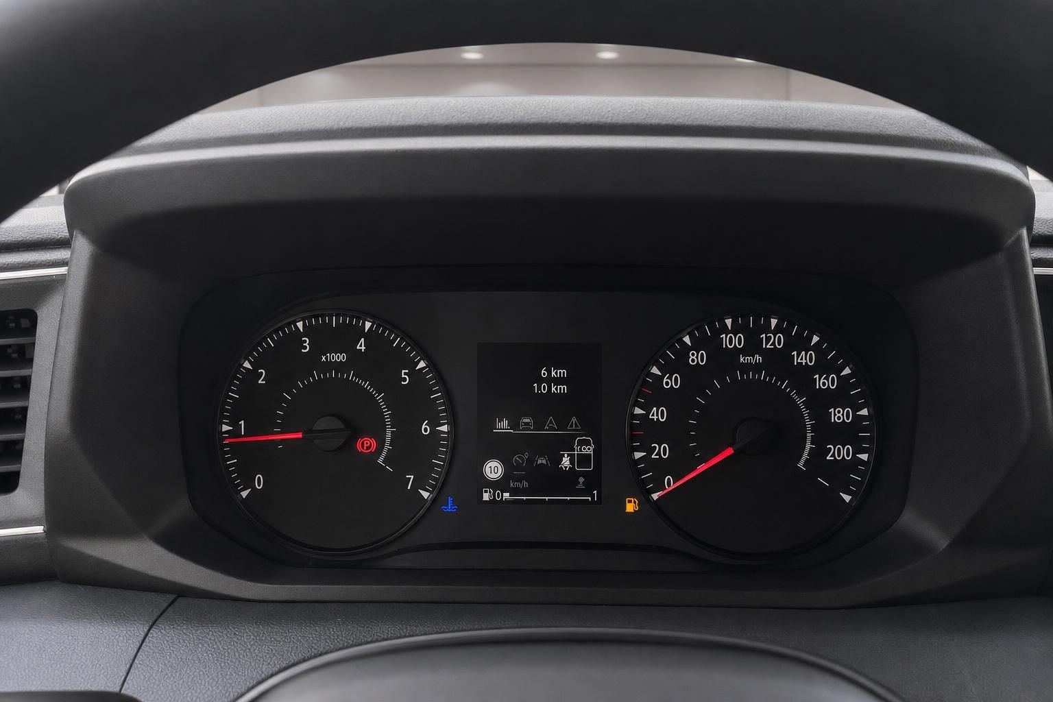 Cockpit mit Tacho und Drehzahlmesser im Transporter