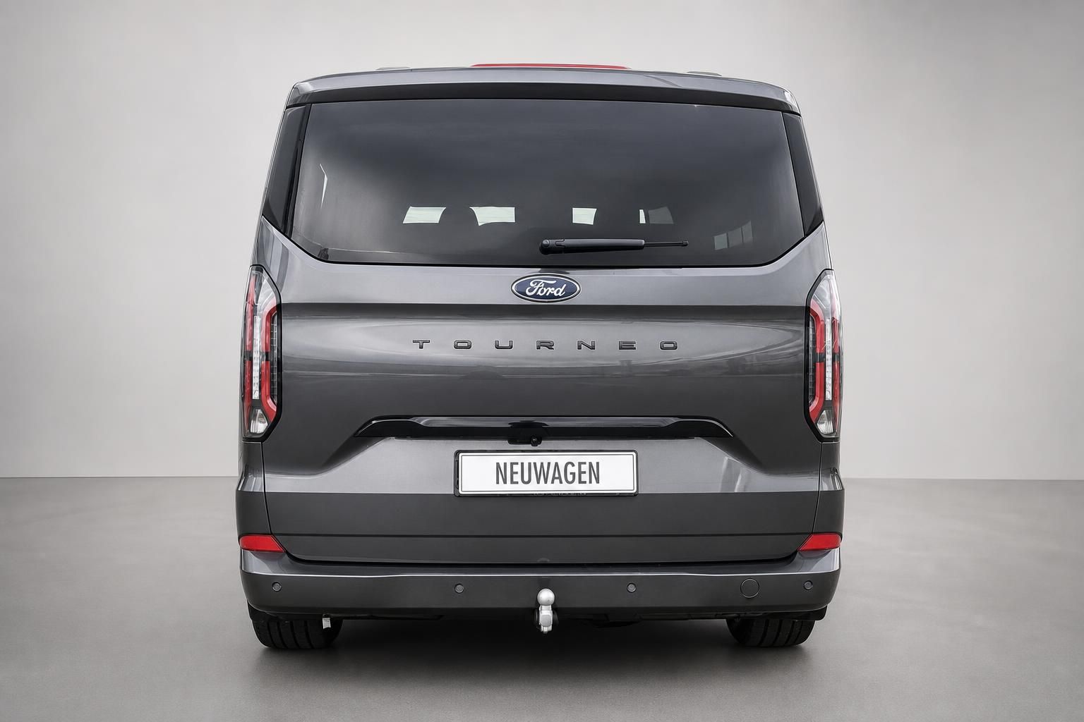 Ford Tourneo Custom grau Heckansicht im Studio