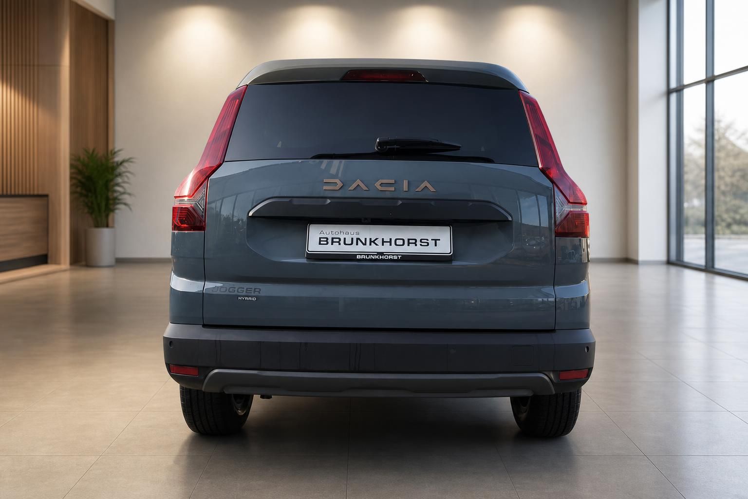 Dacia Jogger Heckansicht grau metallic mit Händlerkennzeichen Brunkhorst im Autohaus