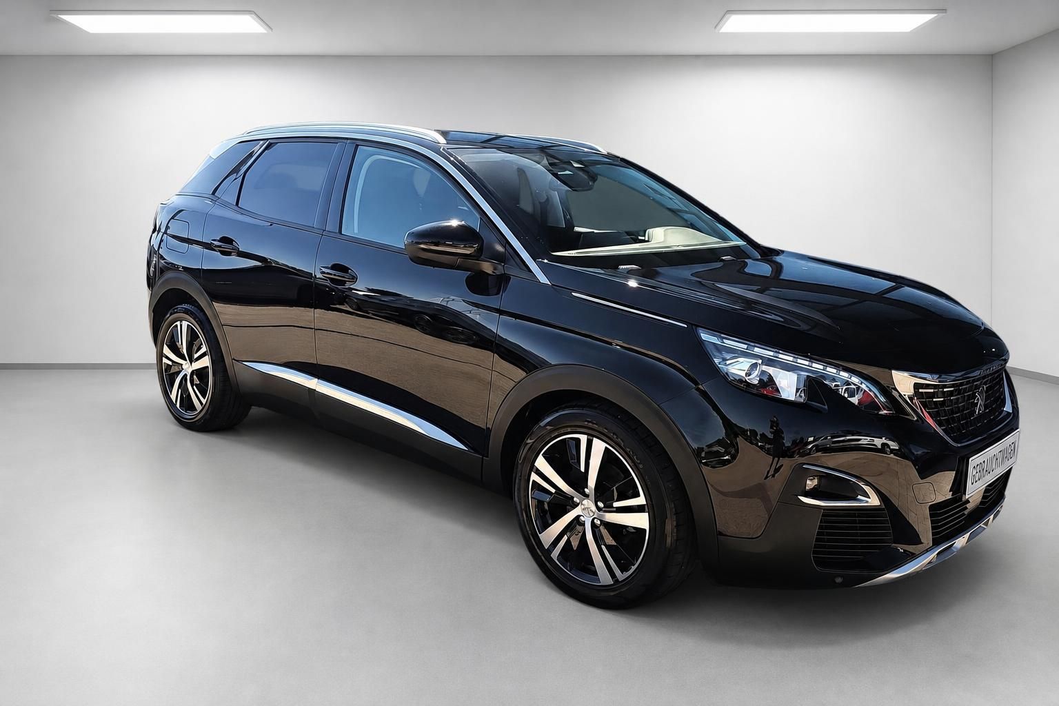 Peugeot 3008 schwarz SUV Frontansicht seitlich Gebrauchtwagen