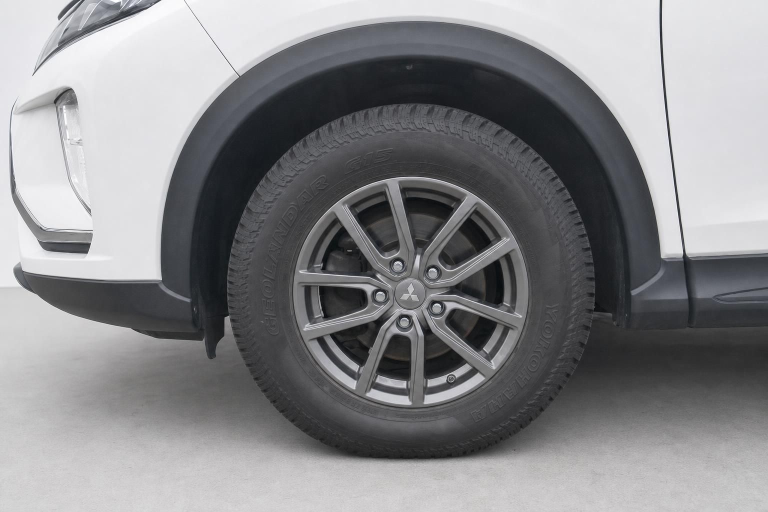Mitsubishi Eclipse Cross Felge Yokohama Geolandar Reifen Detailansicht Rad
