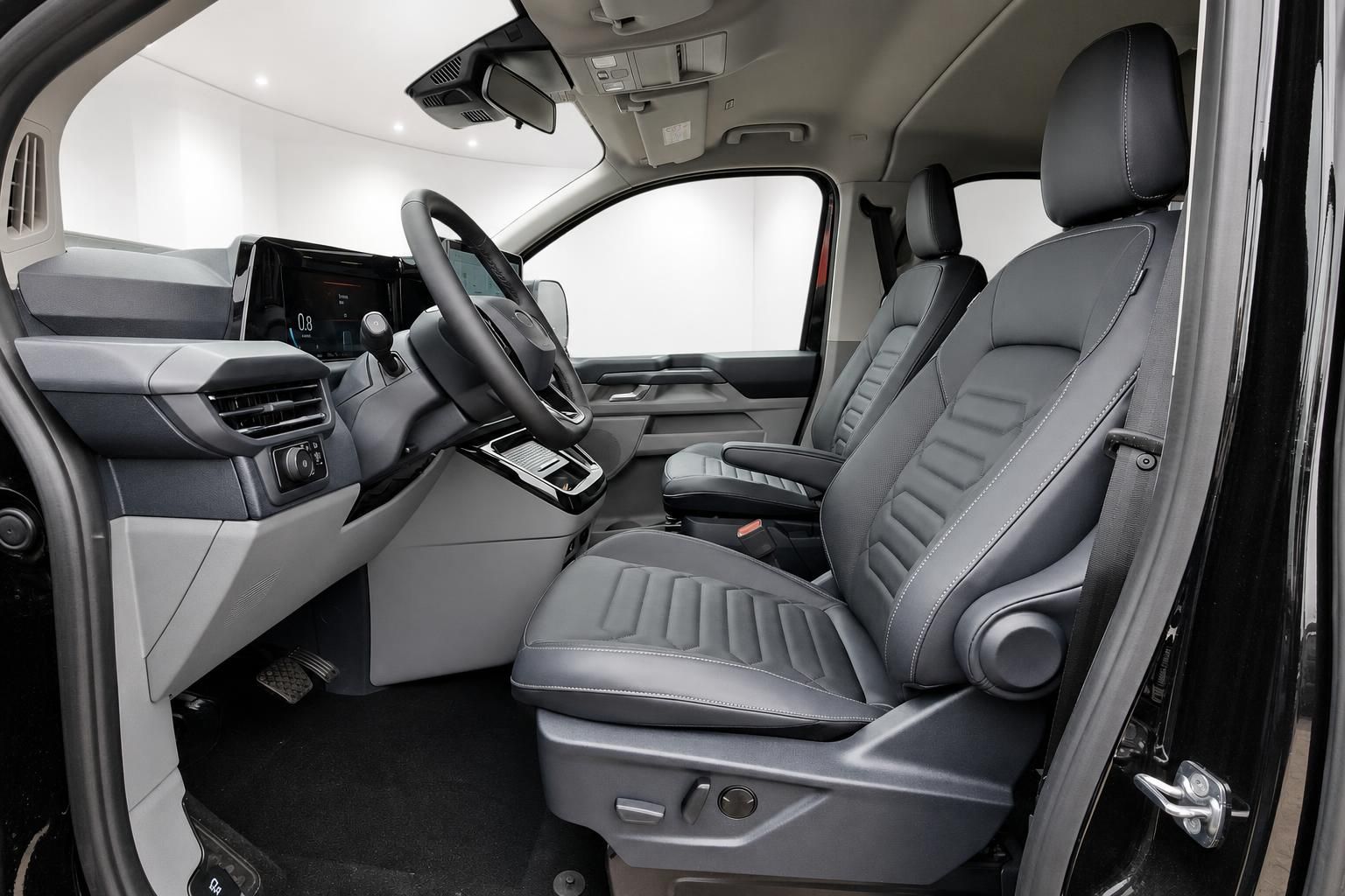 Ford Tourneo Custom Fahrersitz und Lenkrad Innenansicht