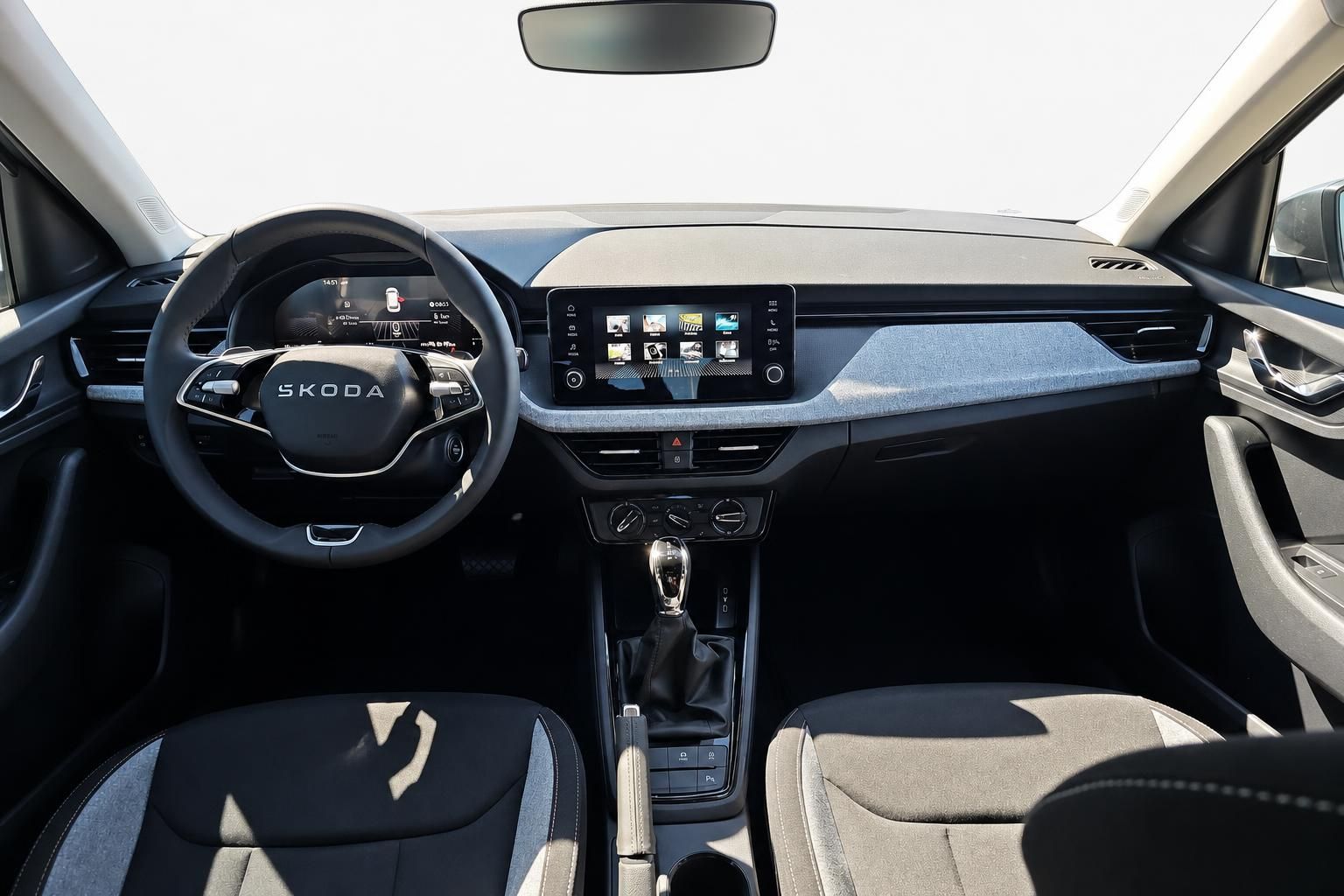 Škoda Kamiq Cockpit mit Lenkrad und Infotainment-Display
