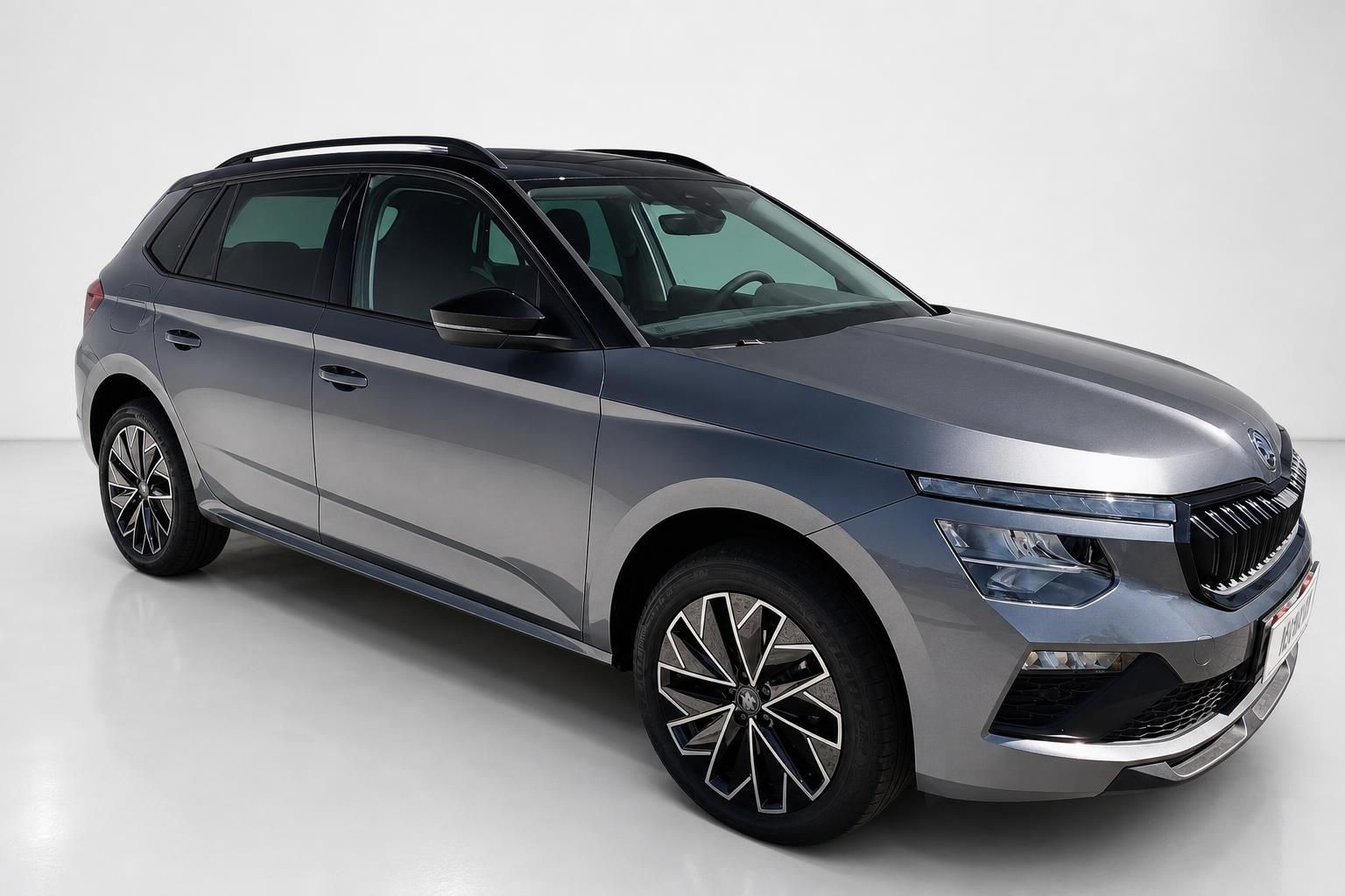 Skoda Kamiq Neuwagen Frontschraegansicht in Silber Grau