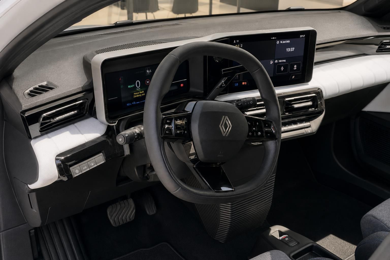 Renault Cockpit mit Lenkrad und digitalem Display