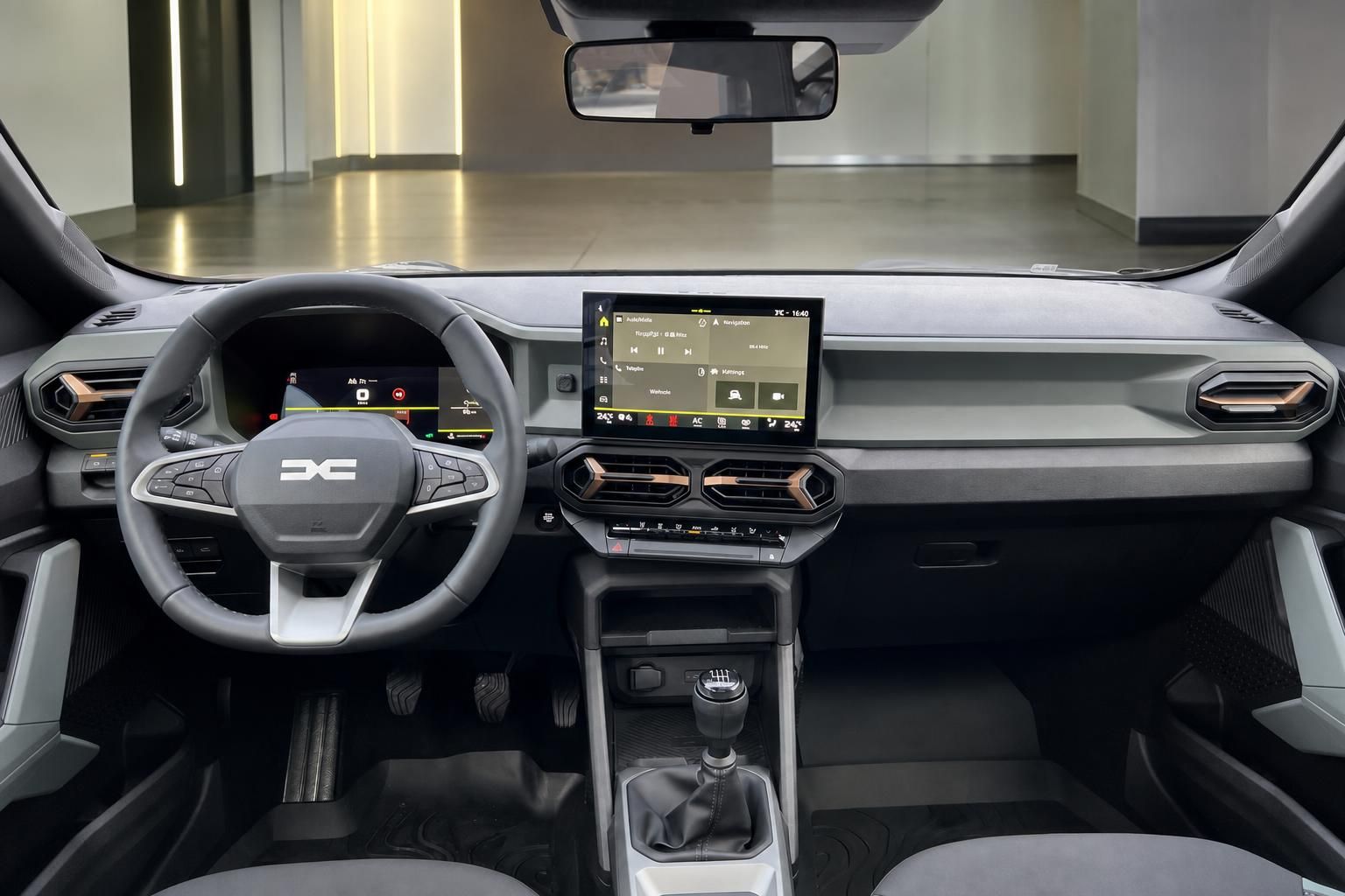 Dacia Armaturenbrett mit digitalem Display und Touchscreen im modernen Design