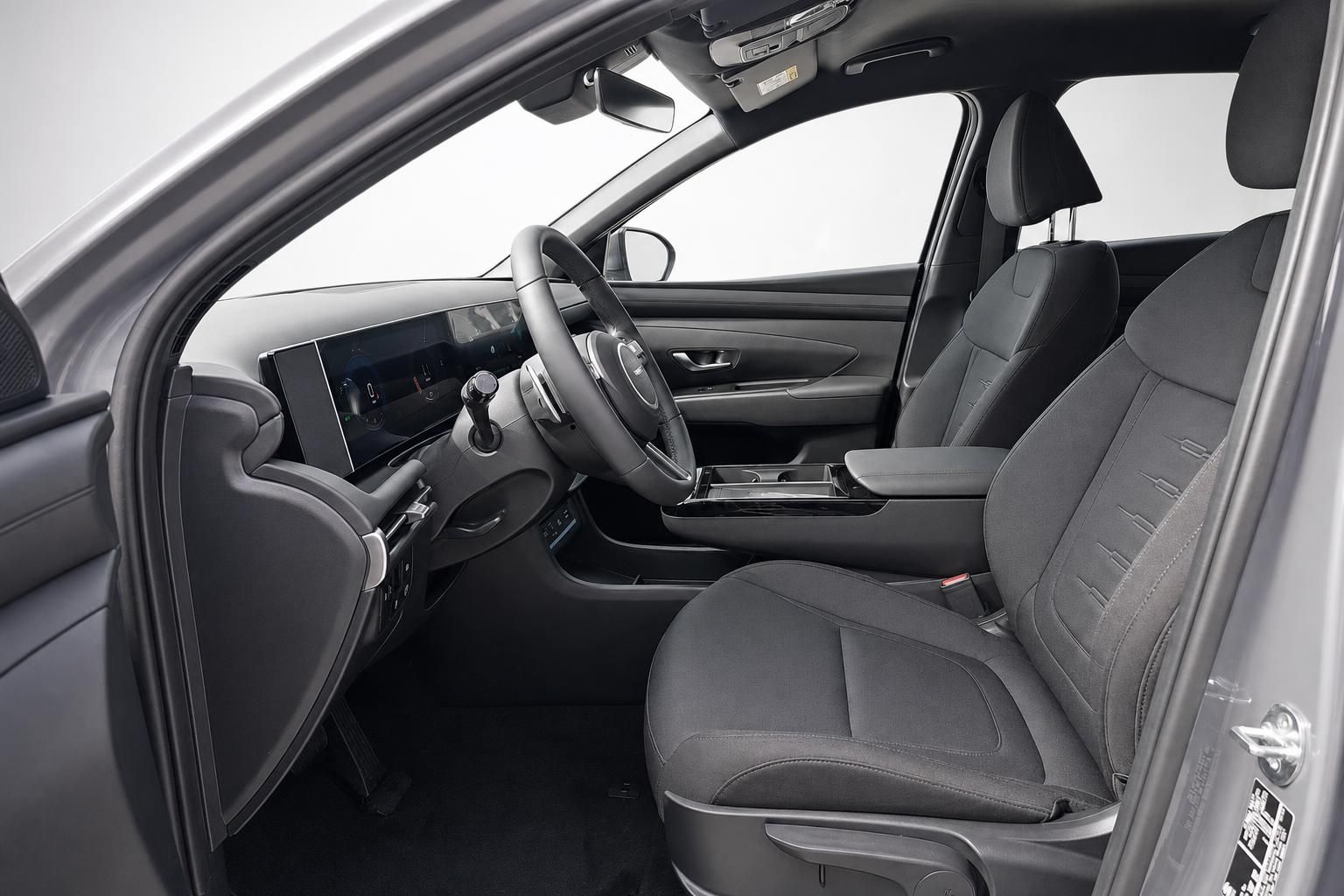 Hyundai Innenraum Fahrersitz mit digitalem Kombiinstrument und Lenkrad