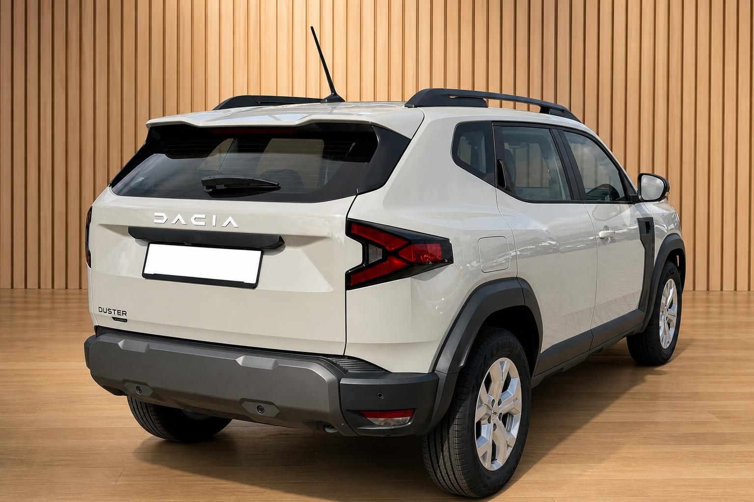 Dacia Duster Heckansicht in Weiß mit Dachreling