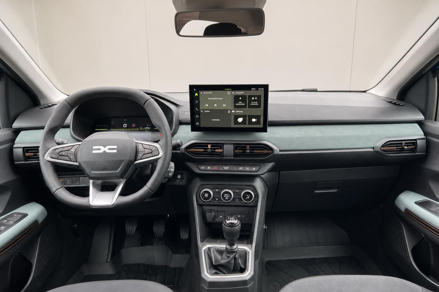 Dacia Sandero Cockpit mit Lenkrad, Touchscreen und Mittelkonsole