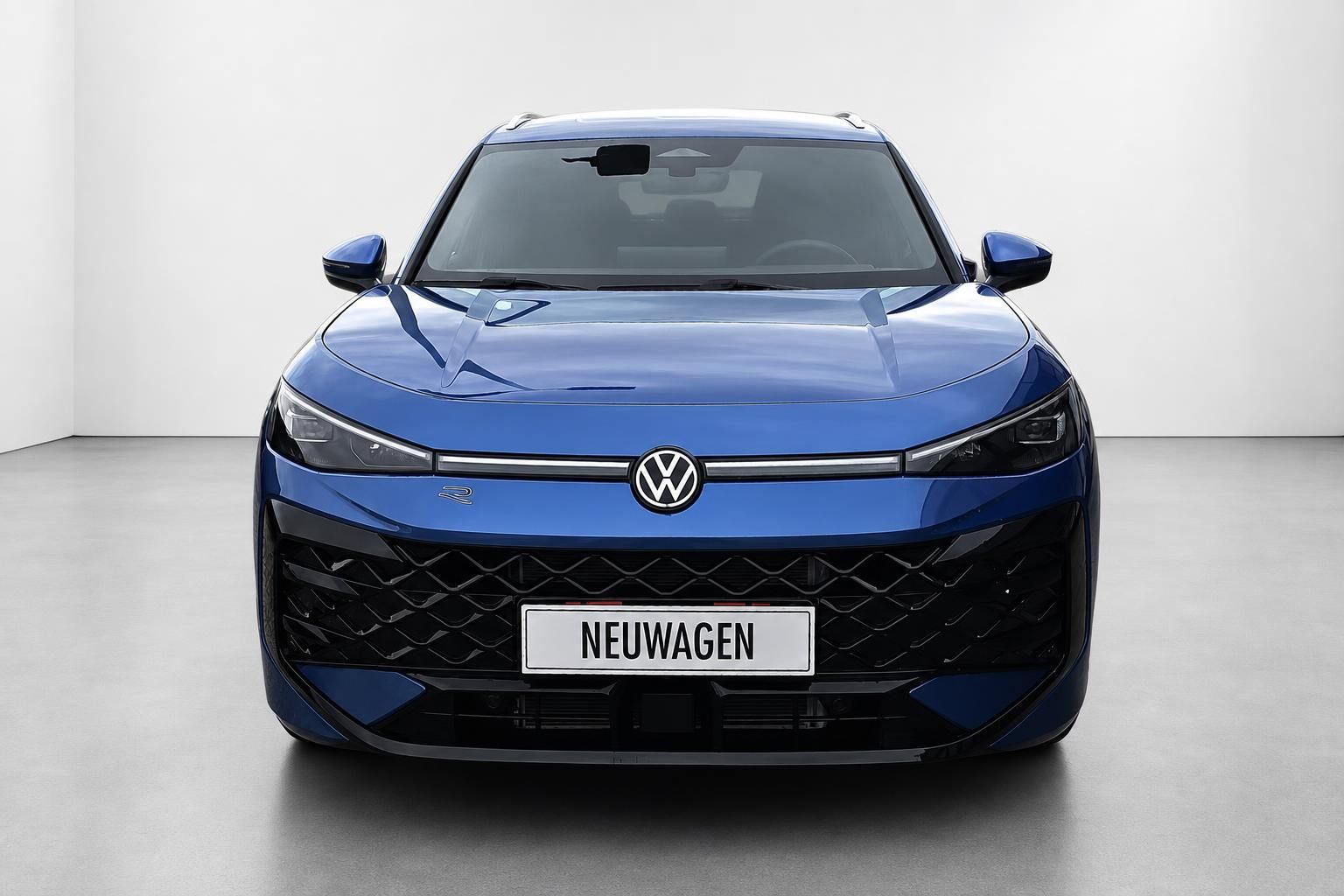 VW T-Roc blau, Frontansicht mit Kennzeichen Neuwagen