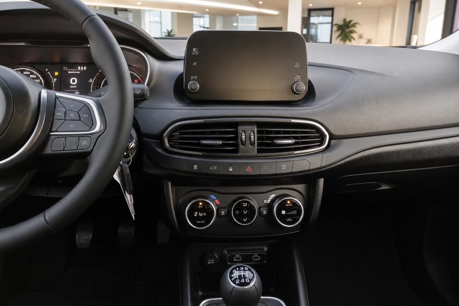 Fiat Tipo Cockpit – Infotainment-Display, Klimaautomatik und 6-Gang-Schaltgetriebe
