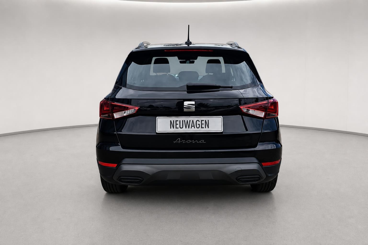 SEAT Arona schwarz Heckansicht Neuwagen im Studio