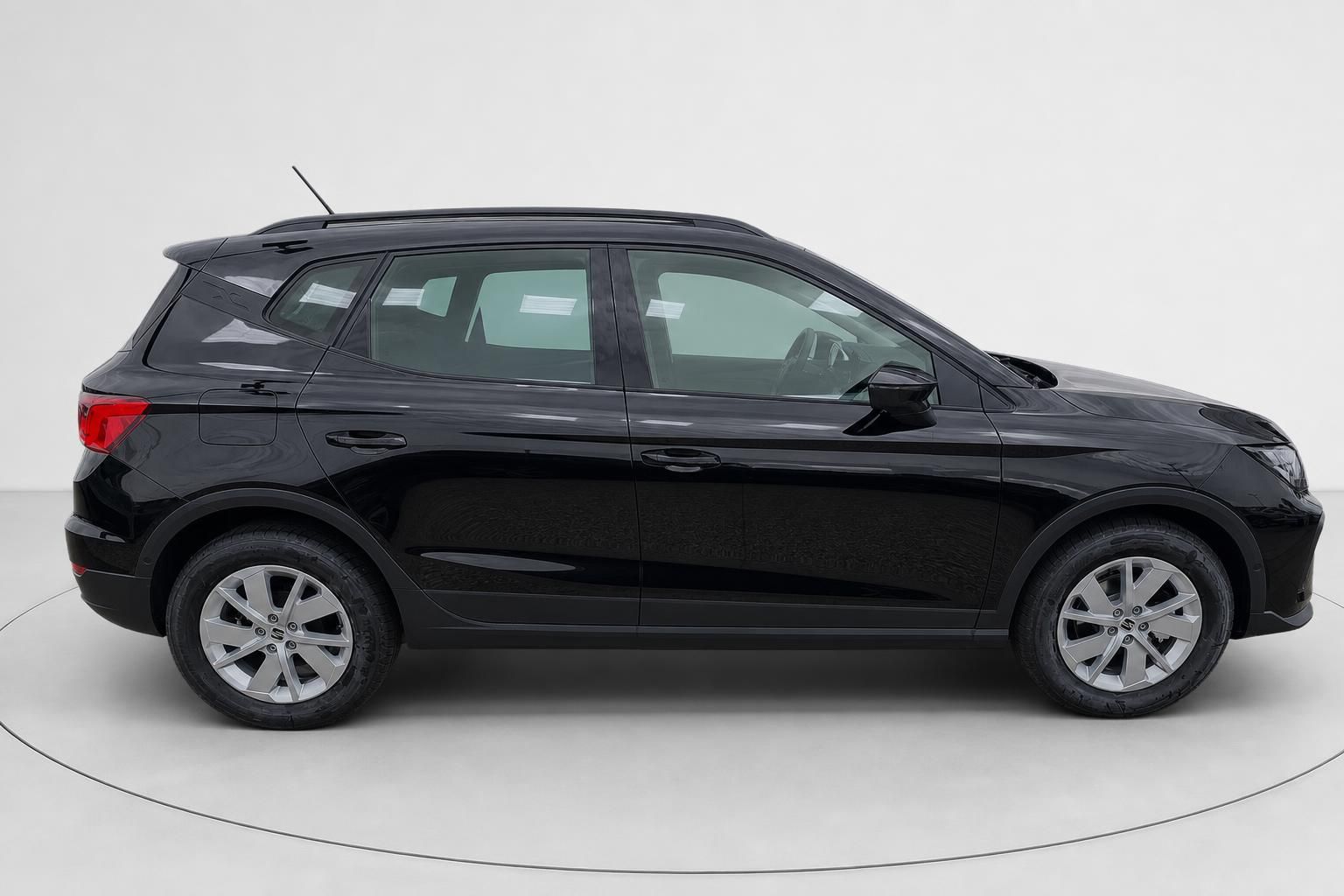 SEAT Arona schwarz Seitenansicht kompakter SUV
