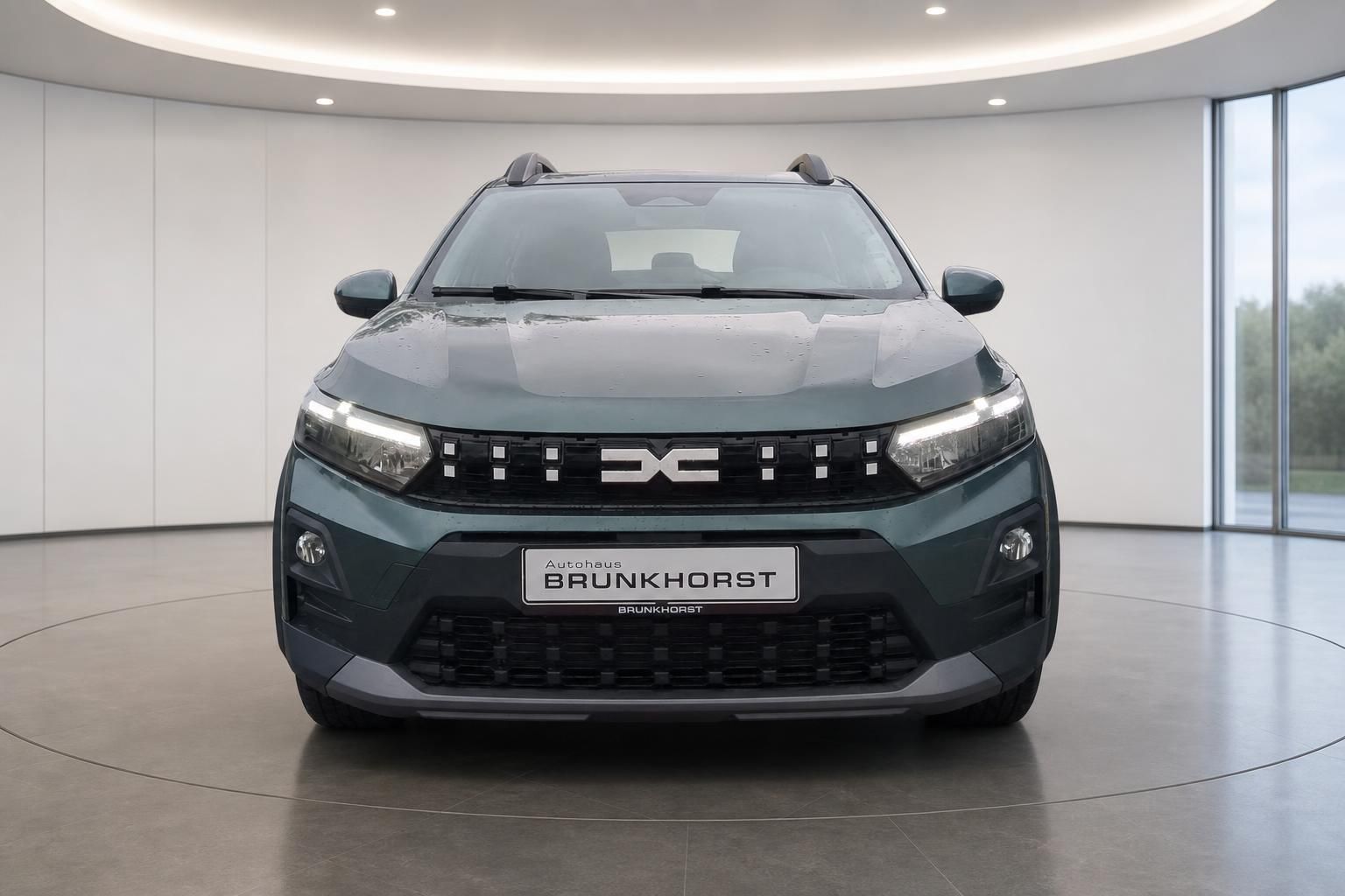 Dacia Sandero Stepway Frontansicht grün im Autohaus Brunkhorst
