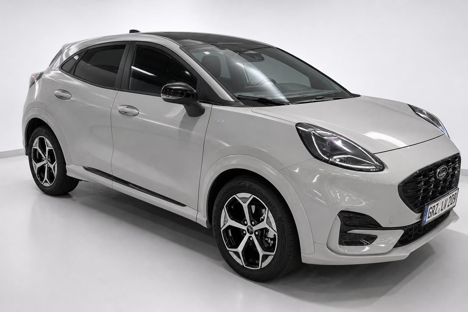 Ford Puma weiß, Frontansicht schräg mit Kennzeichen