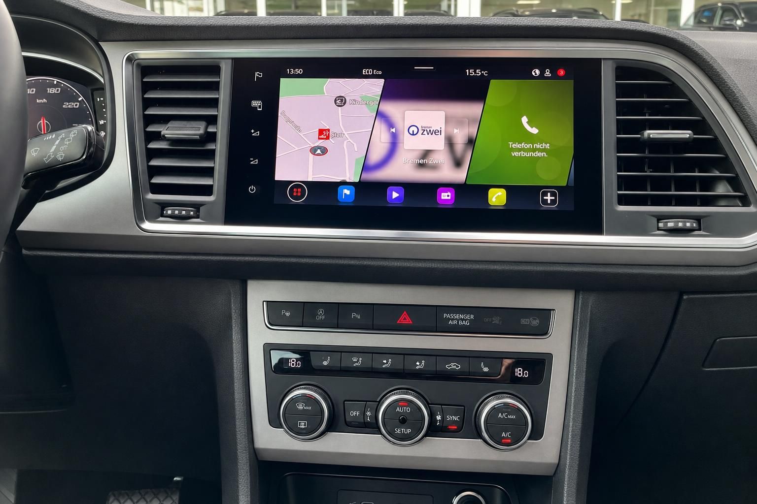 SEAT Ateca Infotainment-Display mit Navigation und Klimabedienung