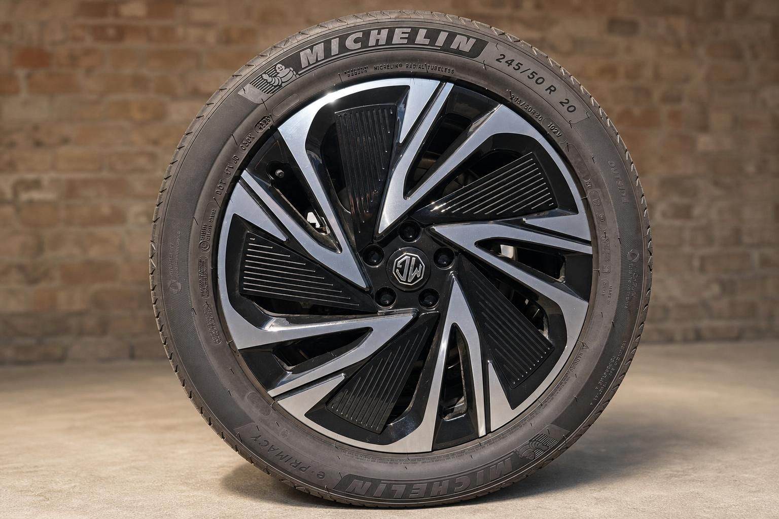 MG Leichtmetallfelge mit Michelin e-Primacy Reifen im Detail