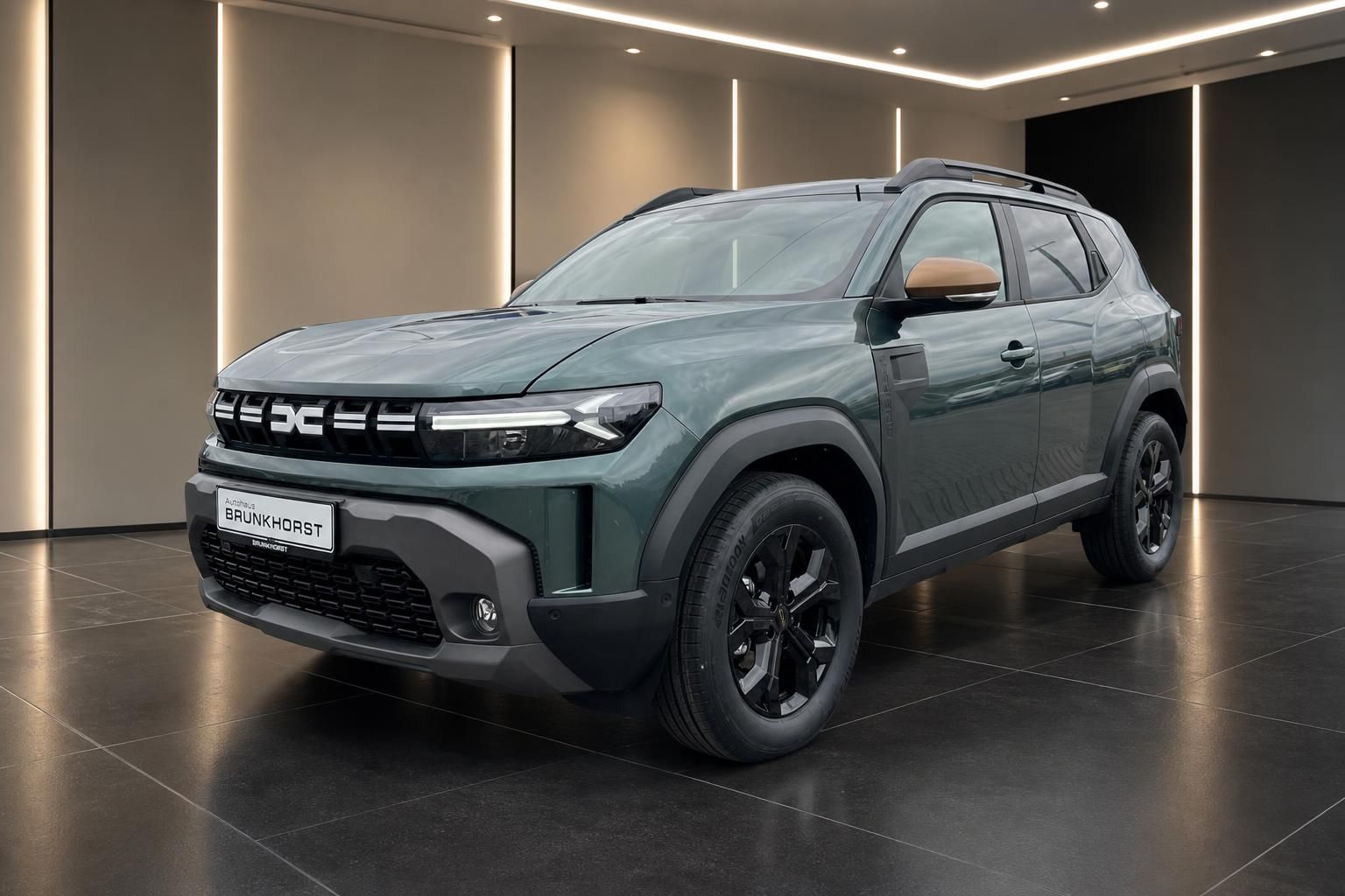 Dacia SUV Seitenansicht in grün - elegantes Design im modernen Autohaus