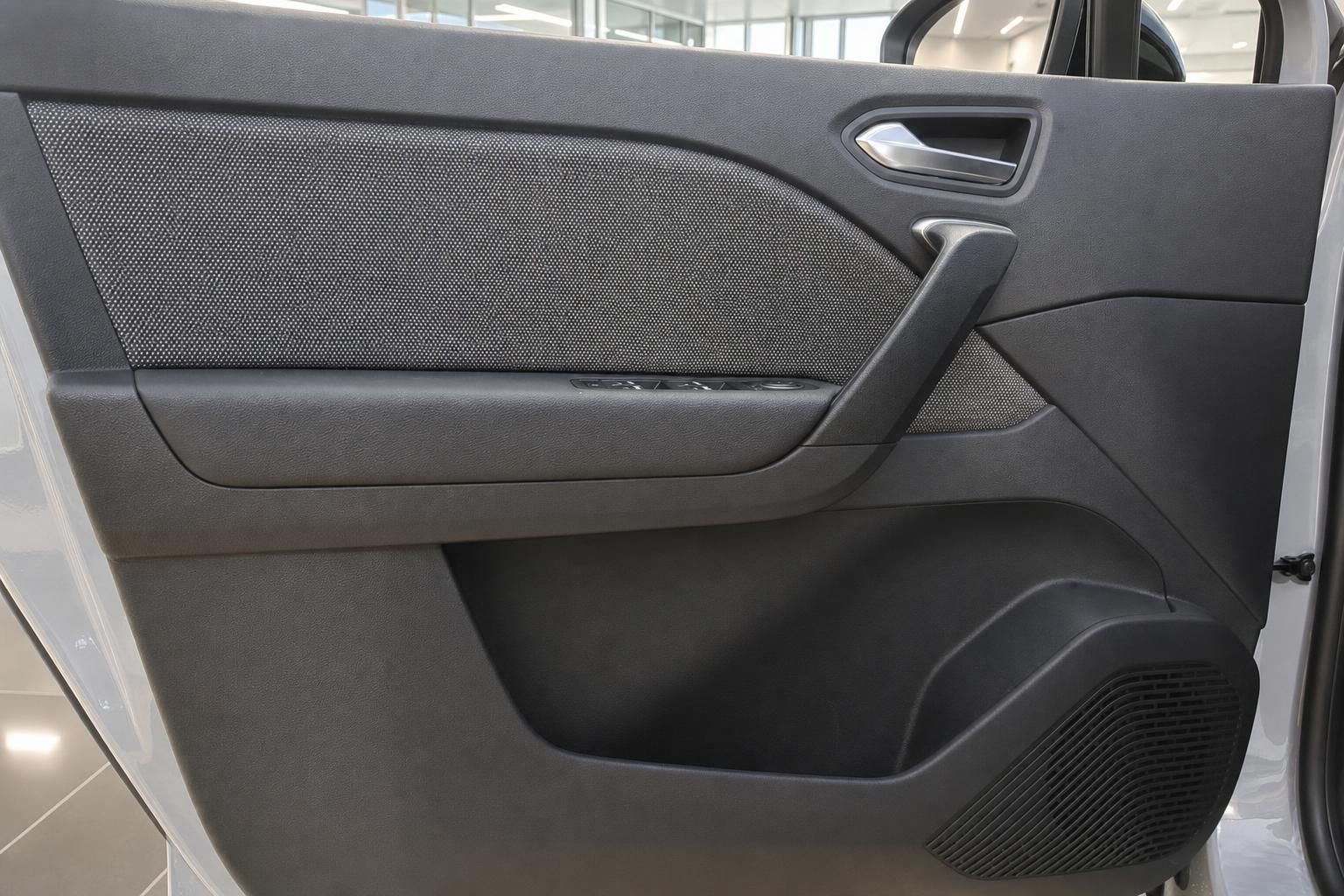 Renault Fahrzeug Türverkleidung innen mit Griff und Lautsprechern