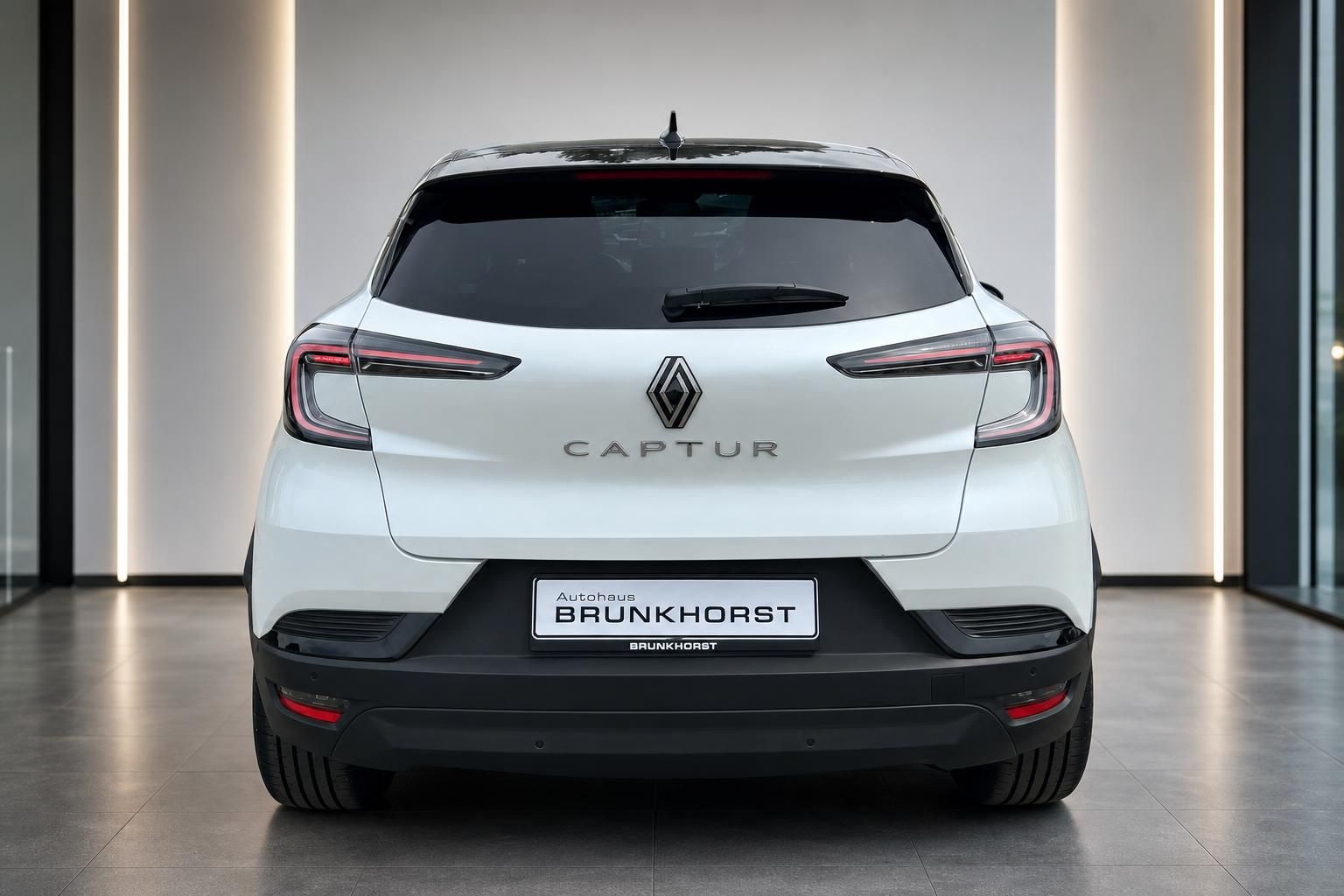 Renault Captur Heckansicht weiss LED Rueckleuchten Autohaus Brunkhorst