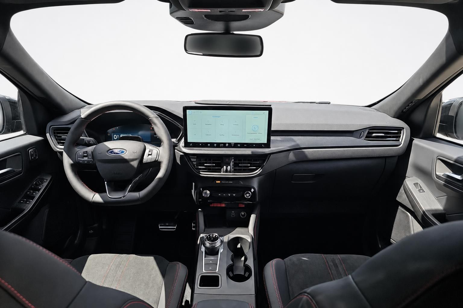 Ford Kuga Cockpit von hinten: Lenkrad, Display und Mittelkonsole
