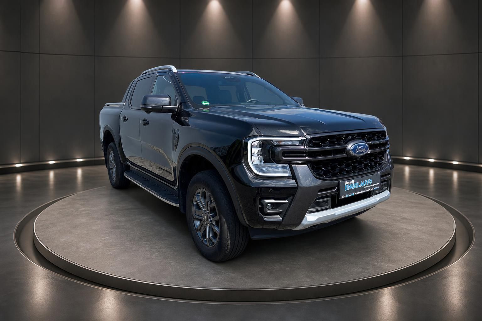 Ford Ranger Pickup-Truck schwarz Schrägansicht vorne links mit LED-Scheinwerfern