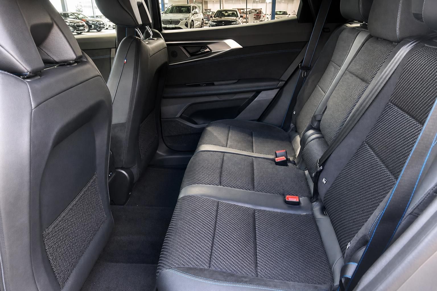 Renault Espace Rueckbank mit Sitzheizung und viel Beinfreiheit im Innenraum
