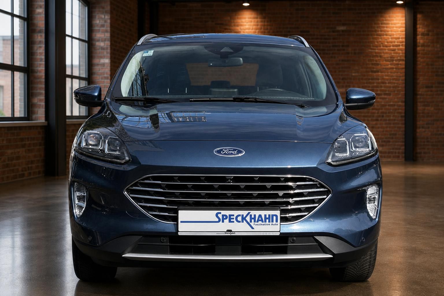 Ford SUV in Blau metallic, Frontansicht mit Kühlergrill und LED-Scheinwerfern