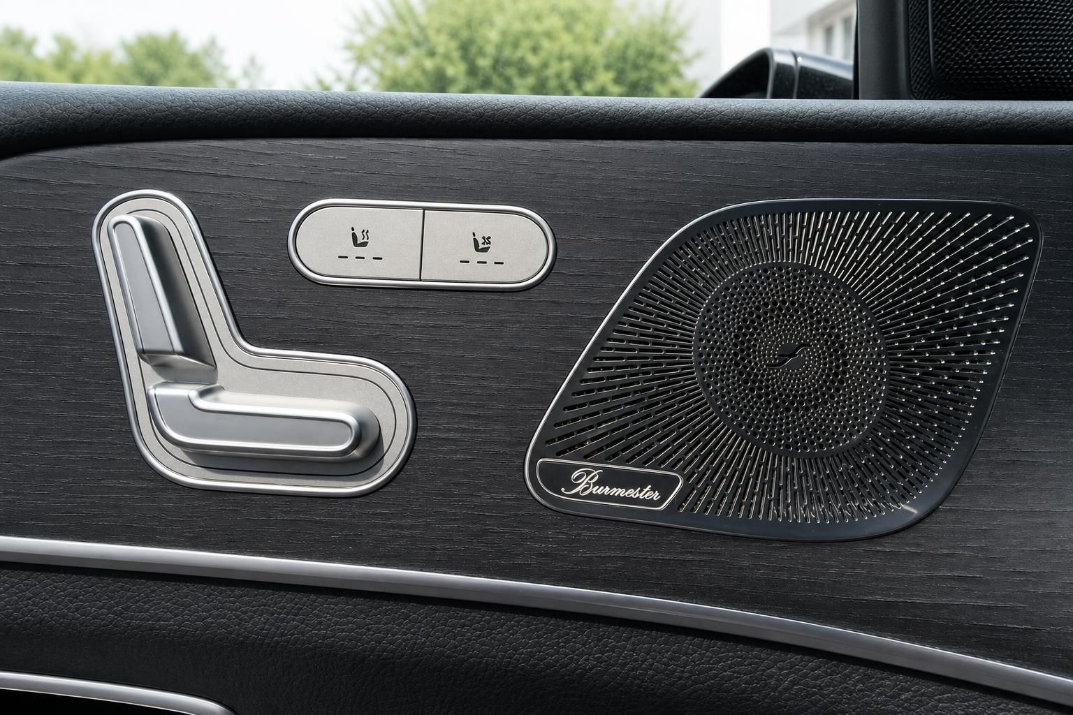 Mercedes Türverkleidung mit Burmester Sound-System und Sitzverstellung