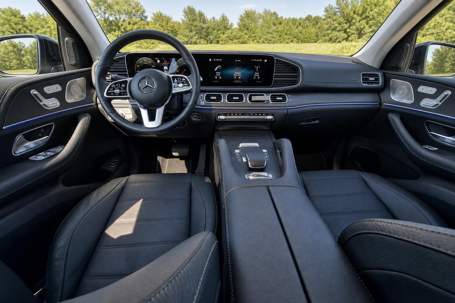 Mercedes GLE 350d Innenraum schwarz mit digitalem Cockpit