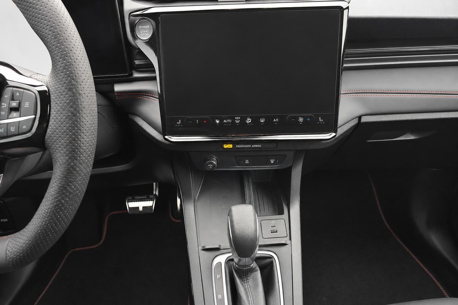 Ford Puma Mittelkonsole mit Touchscreen und Automatikschalthebel