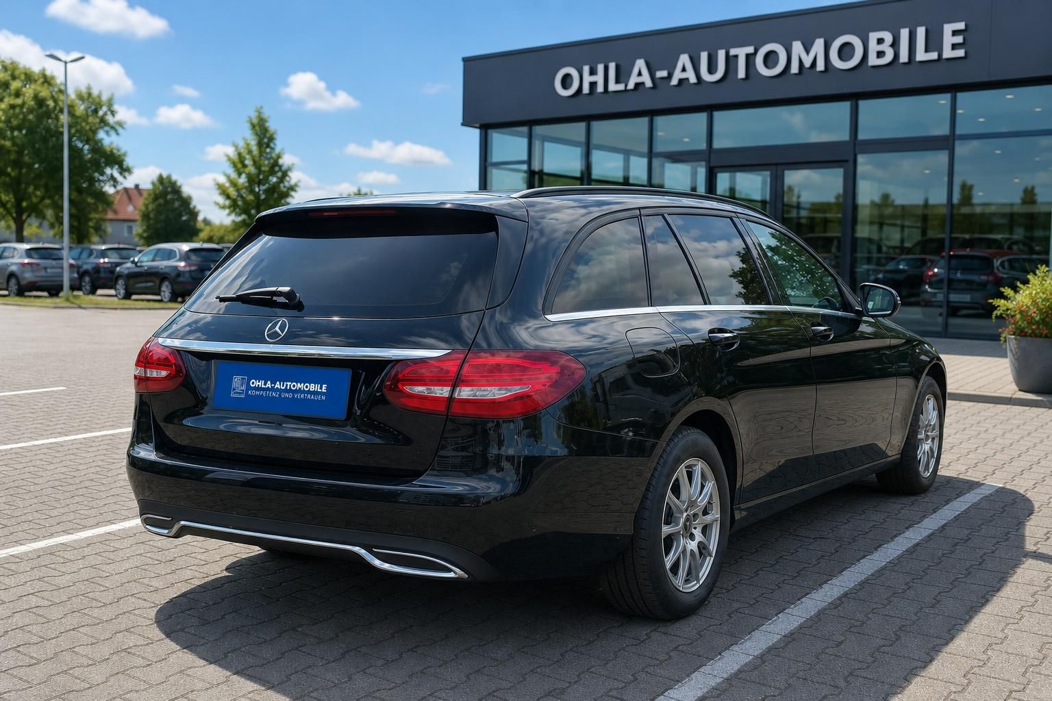 Mercedes-Benz C-Klasse T-Modell schwarz Heckansicht bei OHLA-Automobile