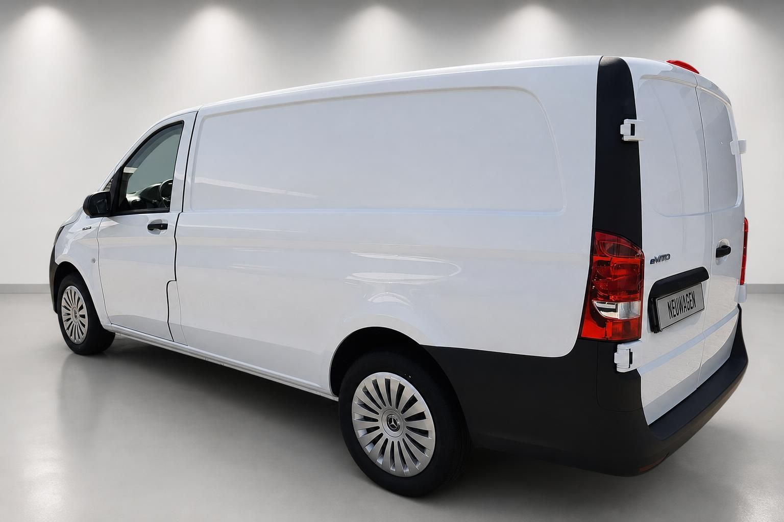 Mercedes-Benz eVito Kastenwagen weiß Heckansicht Neuwagen