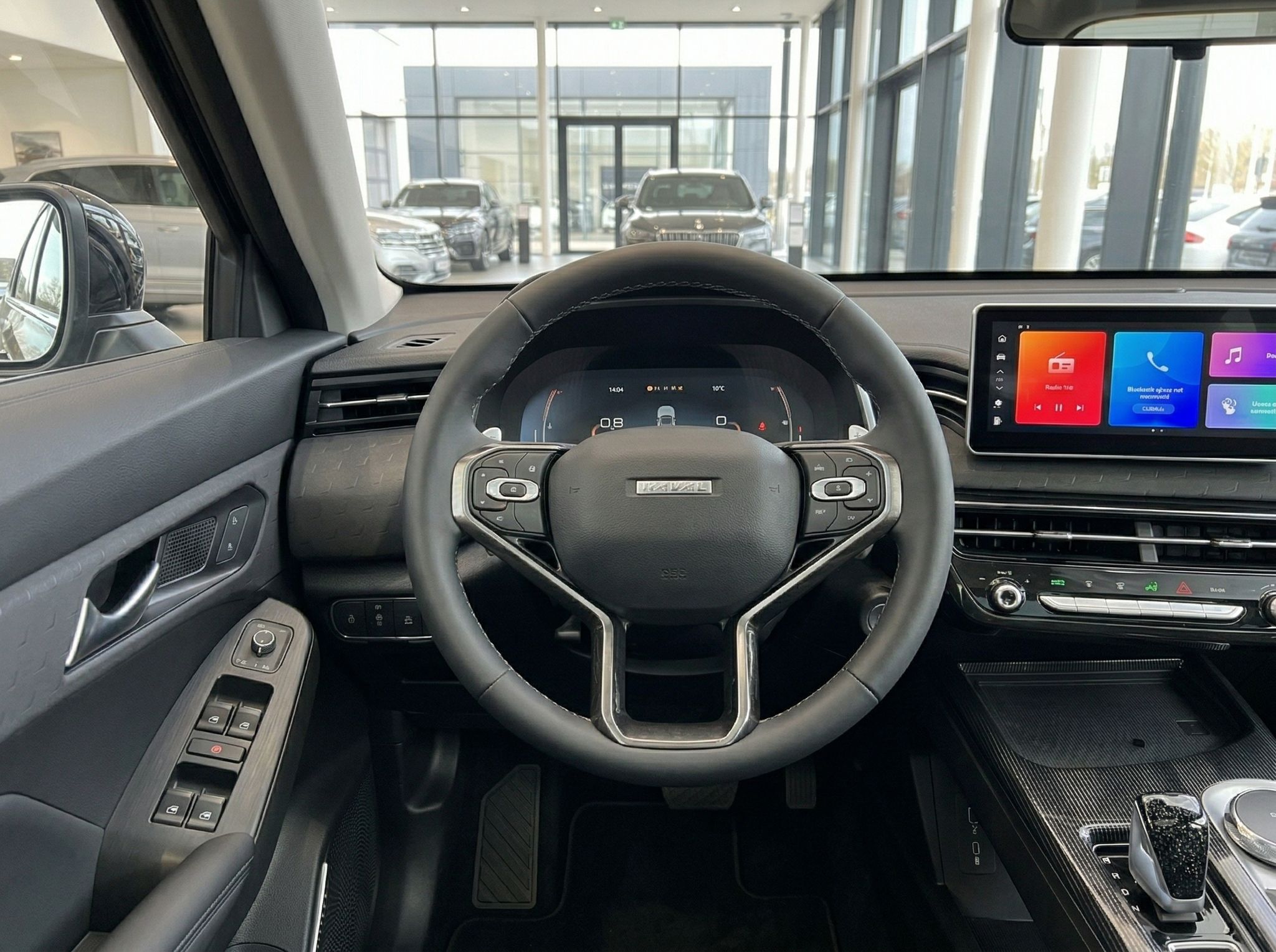 Fahrzeug Cockpit mit Lenkrad, Armaturenbrett und Infotainment-System