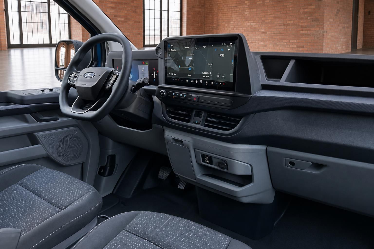 Ford Transit Cockpit mit Lenkrad und Touchscreen-Navigation